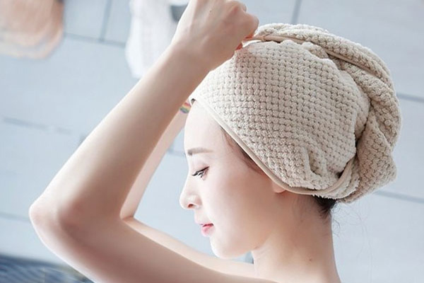 4. Mẹo giúp bạn chăm sóc tóc xoăn mềm mượt hơn 1